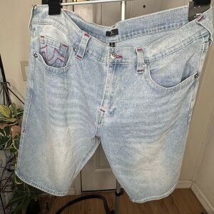 True Religion Light Wash Jean Rocco relaxed skinny  Shorts size:38